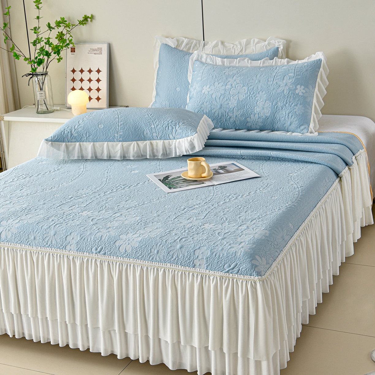 91家纺网 家纺一手货源 找家纺 民新家纺 2026新款3D立体冰豆豆凉席席子床裙三件套 花香怡人-蓝