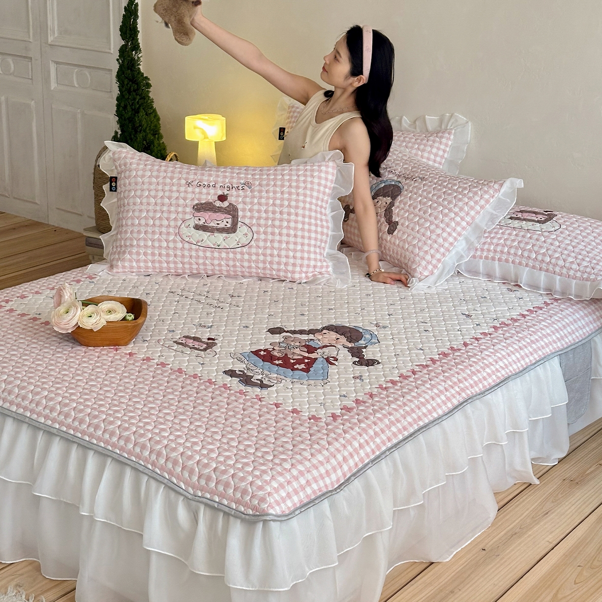 91家纺网 家纺一手货源 找家纺 （总）RYB红黄兰 2026新款ins床裙款大版冰皮凉感水洗乳胶加厚6mm凉席席子三件套