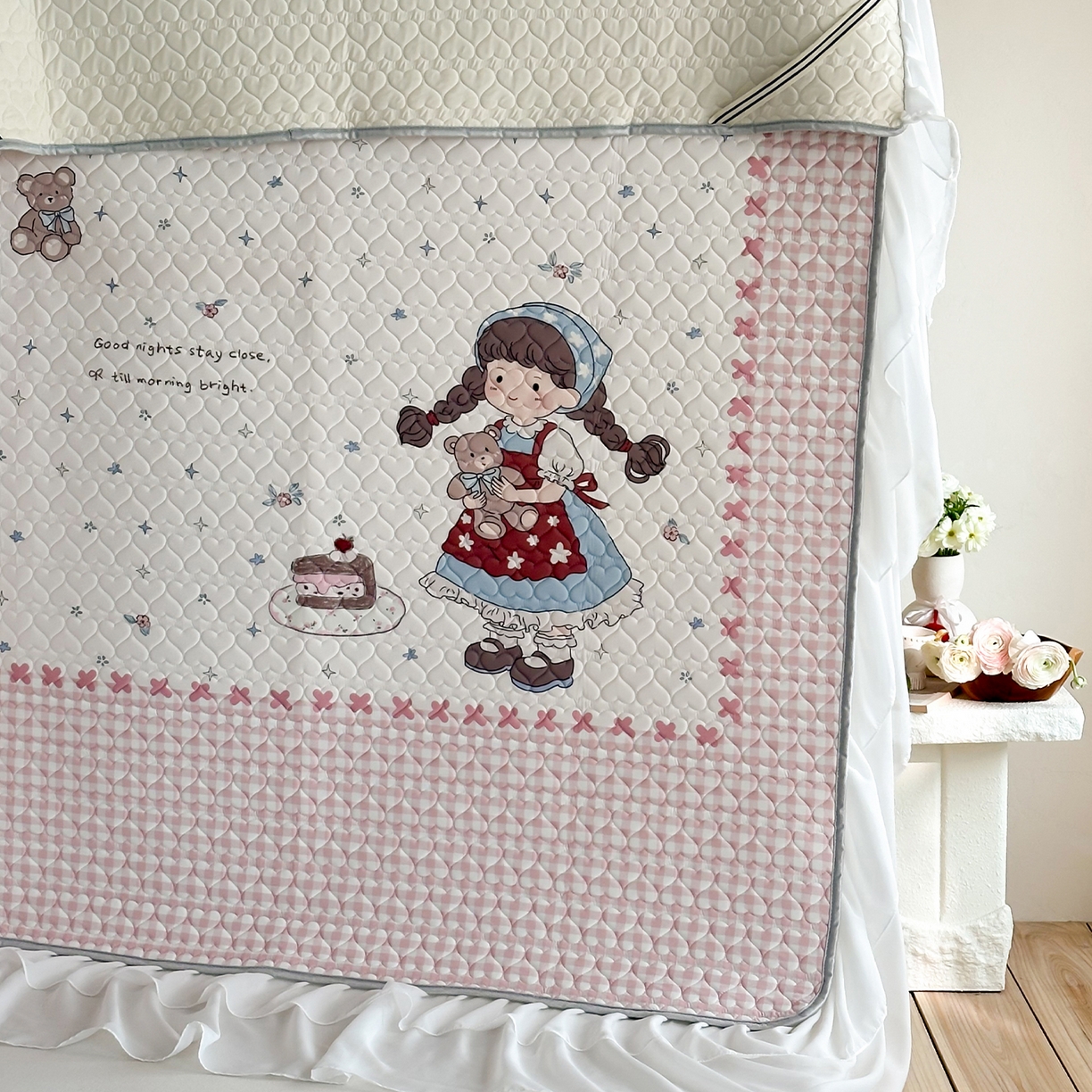 91家纺网 家纺一手货源 找家纺 RYB红黄兰 2026新款ins床裙款大版冰皮凉感水洗乳胶加厚6mm凉席席子三件套 粉粉蛋糕