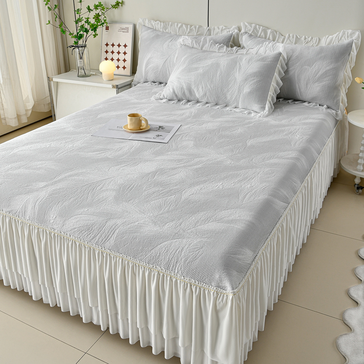 91家纺网 家纺一手货源 找家纺 民新家纺 2026新款3D立体冰豆豆凉席席子床裙三件套 微风轻羽-灰