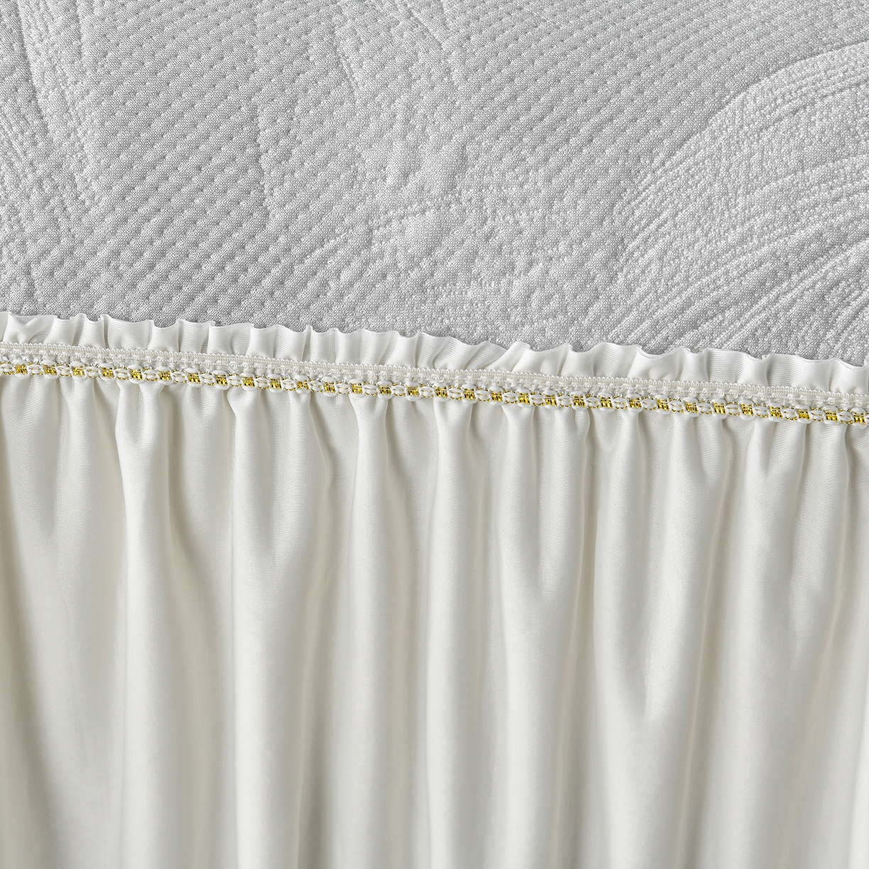 91家纺网 家纺一手货源 找家纺 民新家纺 2026新款3D立体冰豆豆凉席席子床裙三件套 微风轻羽-灰