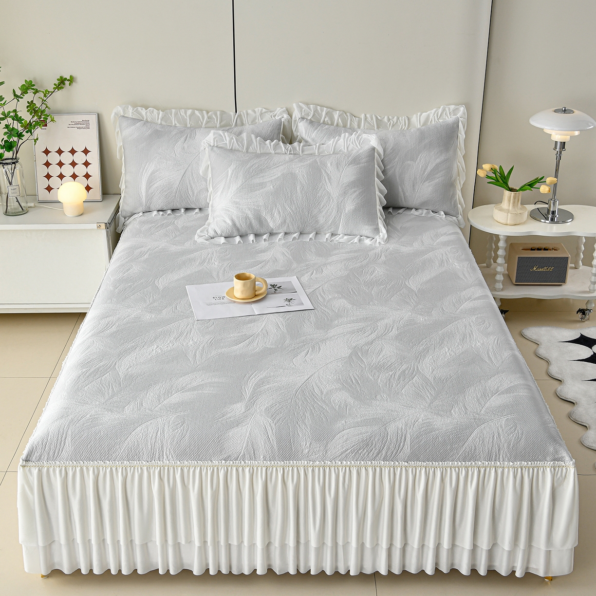 91家纺网 家纺一手货源 找家纺 民新家纺 2026新款3D立体冰豆豆凉席席子床裙三件套 微风轻羽-灰