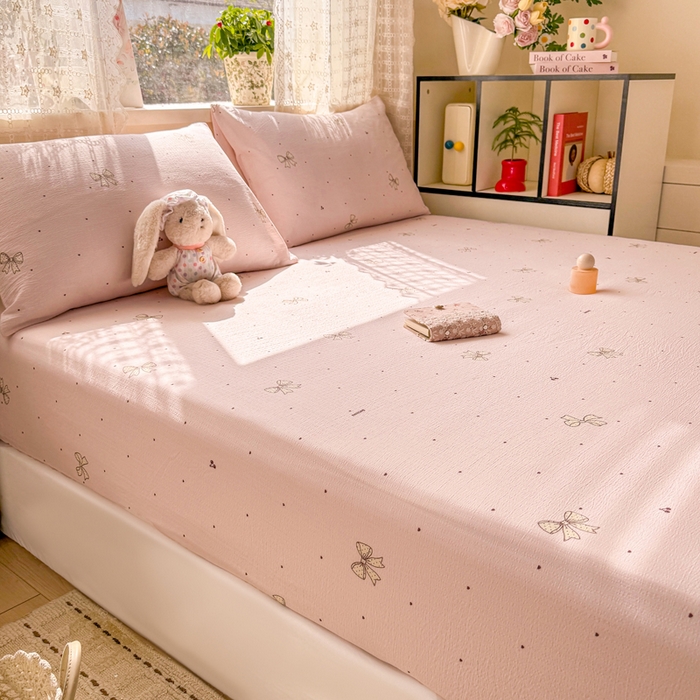 91家纺网 家纺一手货源 找家纺 丝芙妮家居 2026春夏新款皱皱棉双层纱泡芙棉床笠 床笠单件 云蝶-粉