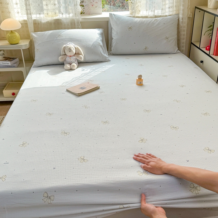 91家纺网 家纺一手货源 找家纺 丝芙妮家居 2026春夏新款皱皱棉双层纱泡芙棉床笠 床笠单件 云蝶-兰