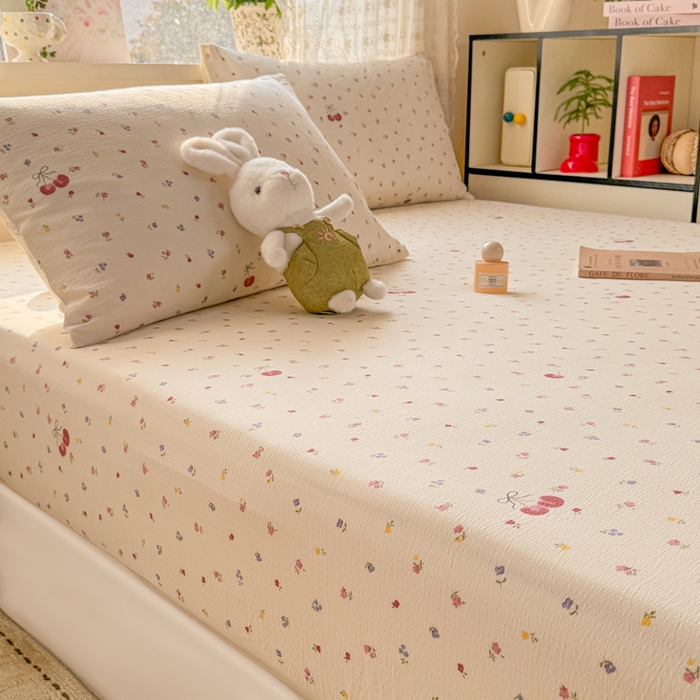 91家纺网 家纺一手货源 找家纺 丝芙妮家居 2026春夏新款皱皱棉双层纱泡芙棉床笠 床笠单件 樱桃