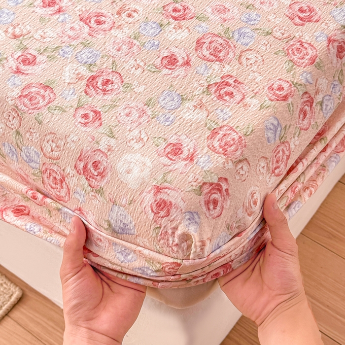 91家纺网 家纺一手货源 找家纺 丝芙妮家居 2026春夏新款皱皱棉双层纱泡芙棉床笠 床笠单件 花簇