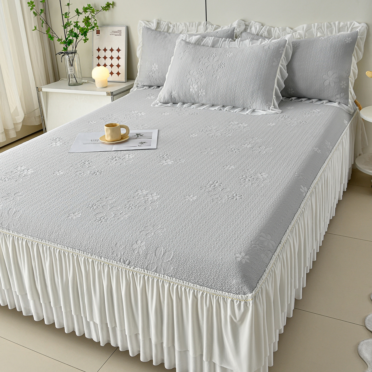 91家纺网 家纺一手货源 找家纺 民新家纺 2026新款3D立体冰豆豆凉席席子床裙三件套 香漫-灰