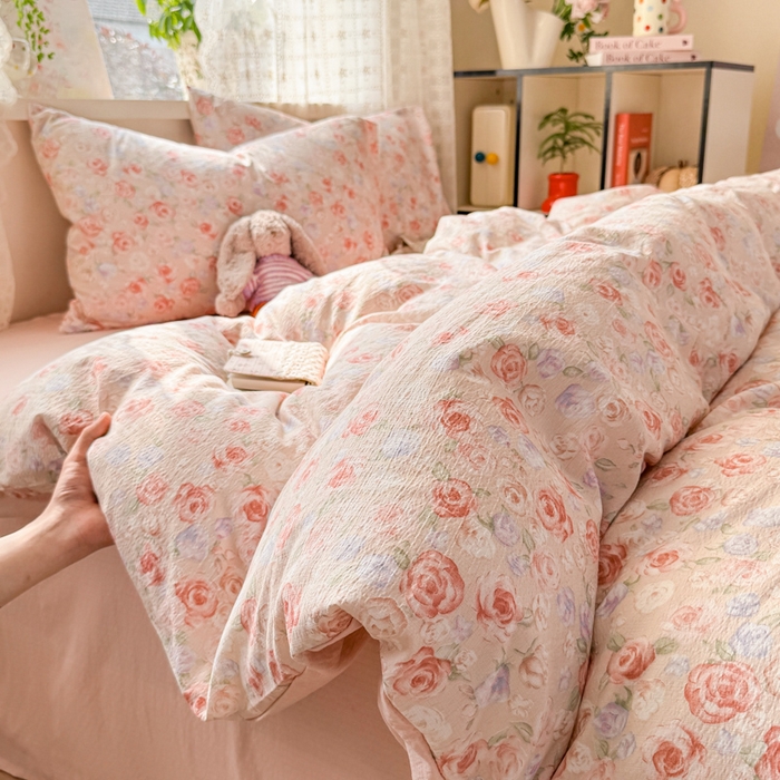 91家纺网 家纺一手货源 找家纺 丝芙妮家居 2026春夏新款皱皱棉双层纱泡芙棉四件套 花簇