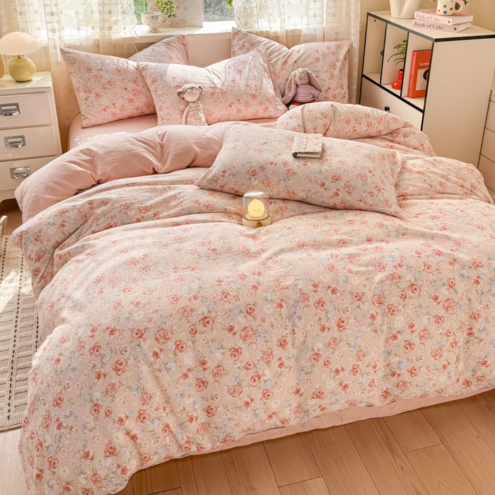 91家纺网 家纺一手货源 找家纺 丝芙妮家居 2026春夏新款皱皱棉双层纱泡芙棉四件套 花簇