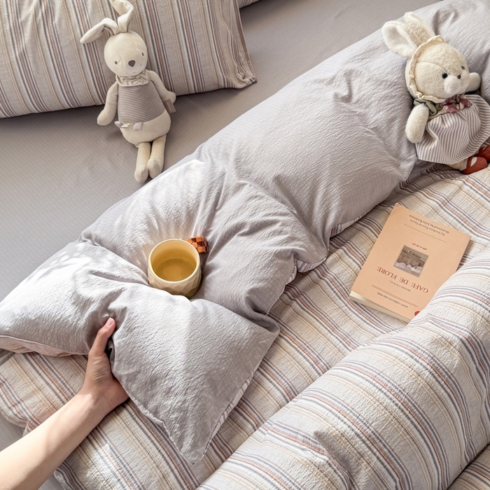 91家纺网 家纺一手货源 找家纺 丝芙妮家居 2026春夏新款皱皱棉双层纱泡芙棉四件套 晨光-灰