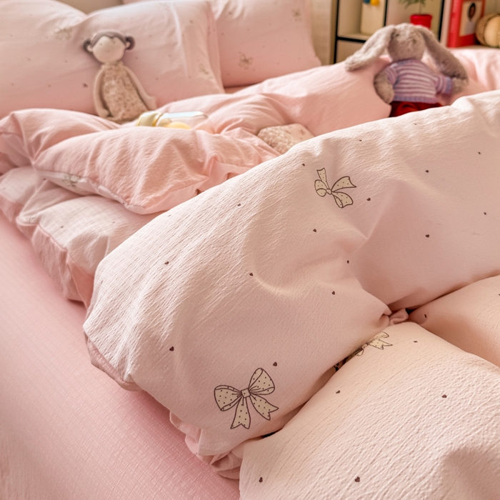 91家纺网 家纺一手货源 找家纺 丝芙妮家居 2026春夏新款皱皱棉双层纱泡芙棉四件套 云蝶-粉