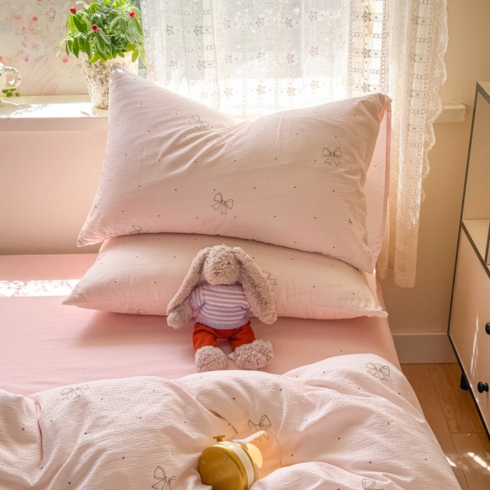 91家纺网 家纺一手货源 找家纺 丝芙妮家居 2026春夏新款皱皱棉双层纱泡芙棉四件套 云蝶-粉