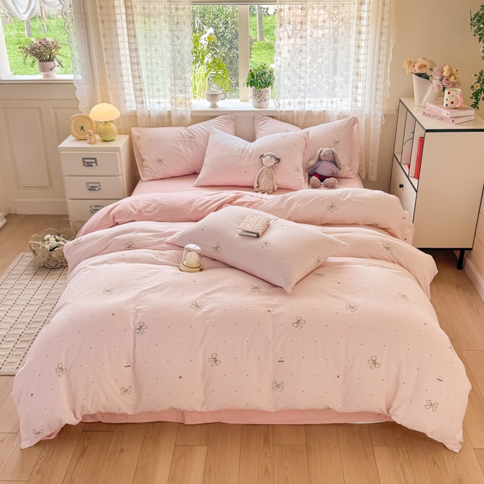 91家纺网 家纺一手货源 找家纺 丝芙妮家居 2026春夏新款皱皱棉双层纱泡芙棉四件套 云蝶-粉