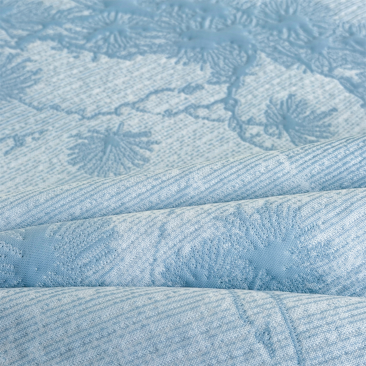 91家纺网 家纺一手货源 找家纺 （总）慕木家纺 2026新款A类乙纶双面提花560克冰豆豆花边床盖款床裙迎客松系列（提供买家秀）