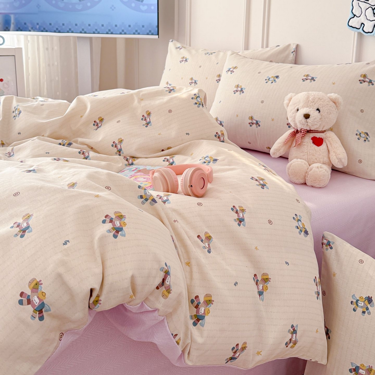 91家纺网 家纺一手货源 找家纺 女子家纺 2026新款全棉纯棉12868卡通印花四件套 线条木马