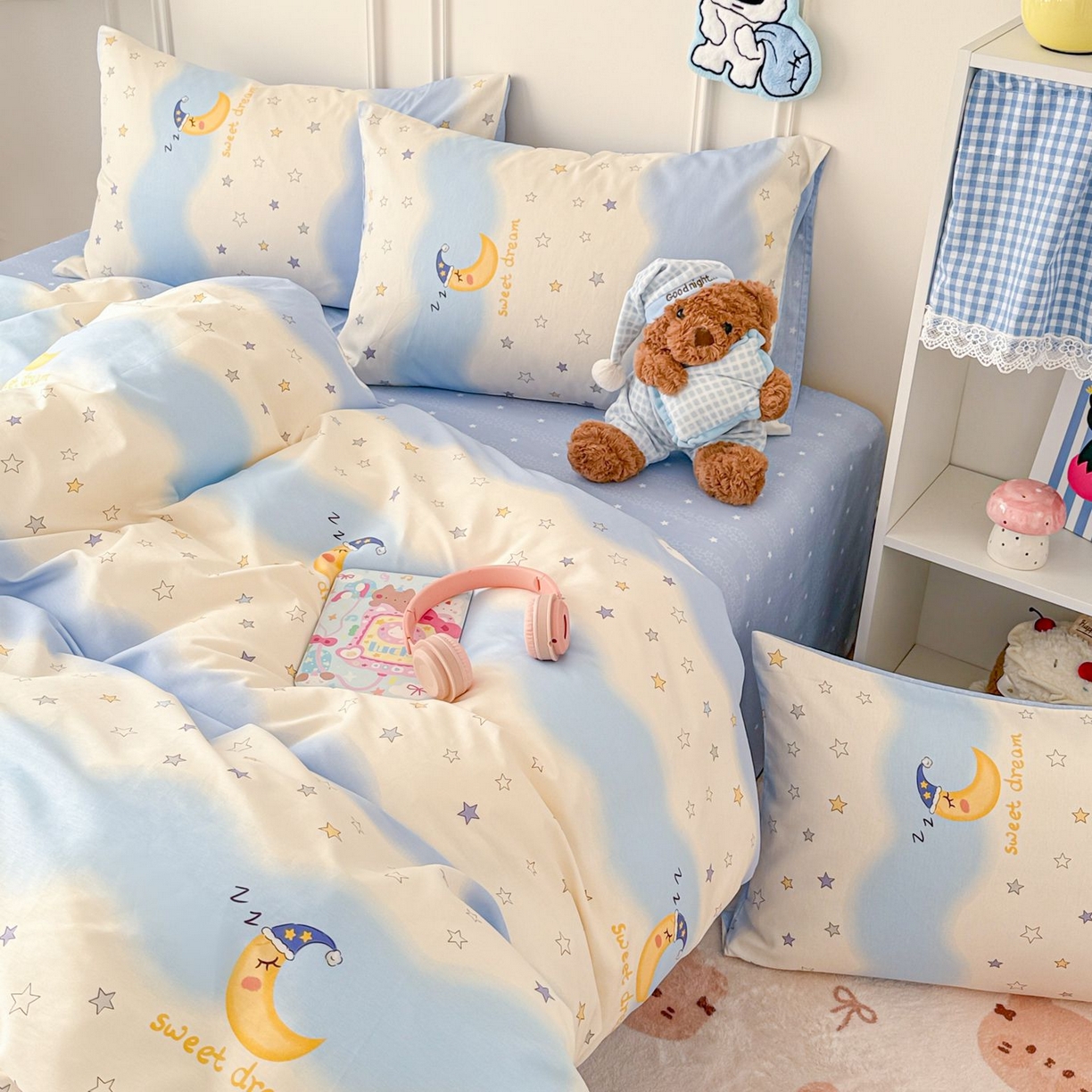 91家纺网 家纺一手货源 找家纺 女子家纺 2026新款全棉纯棉12868卡通印花四件套 星夜星浪