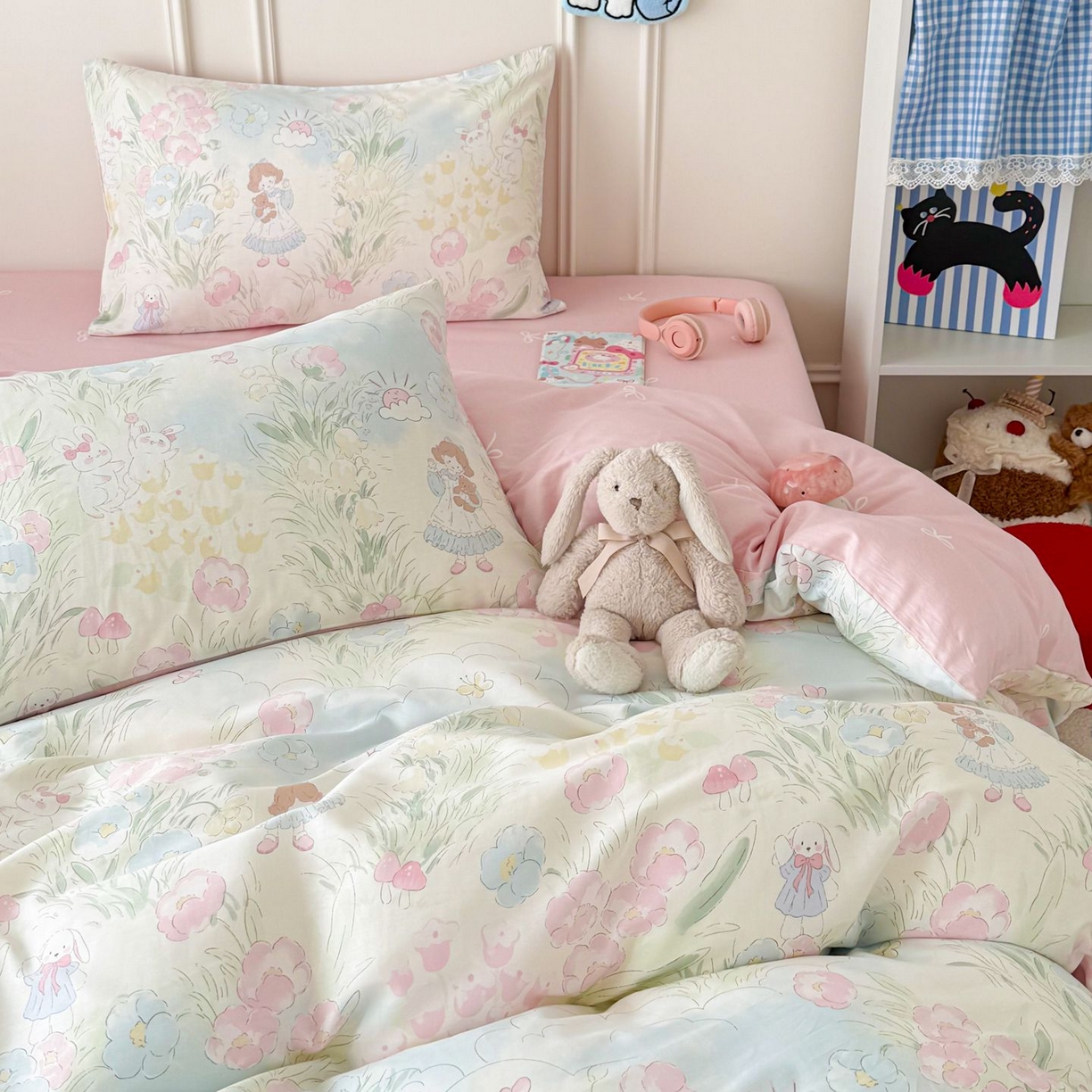 91家纺网 家纺一手货源 找家纺 女子家纺 2026新款全棉纯棉12868卡通印花四件套 花海童话