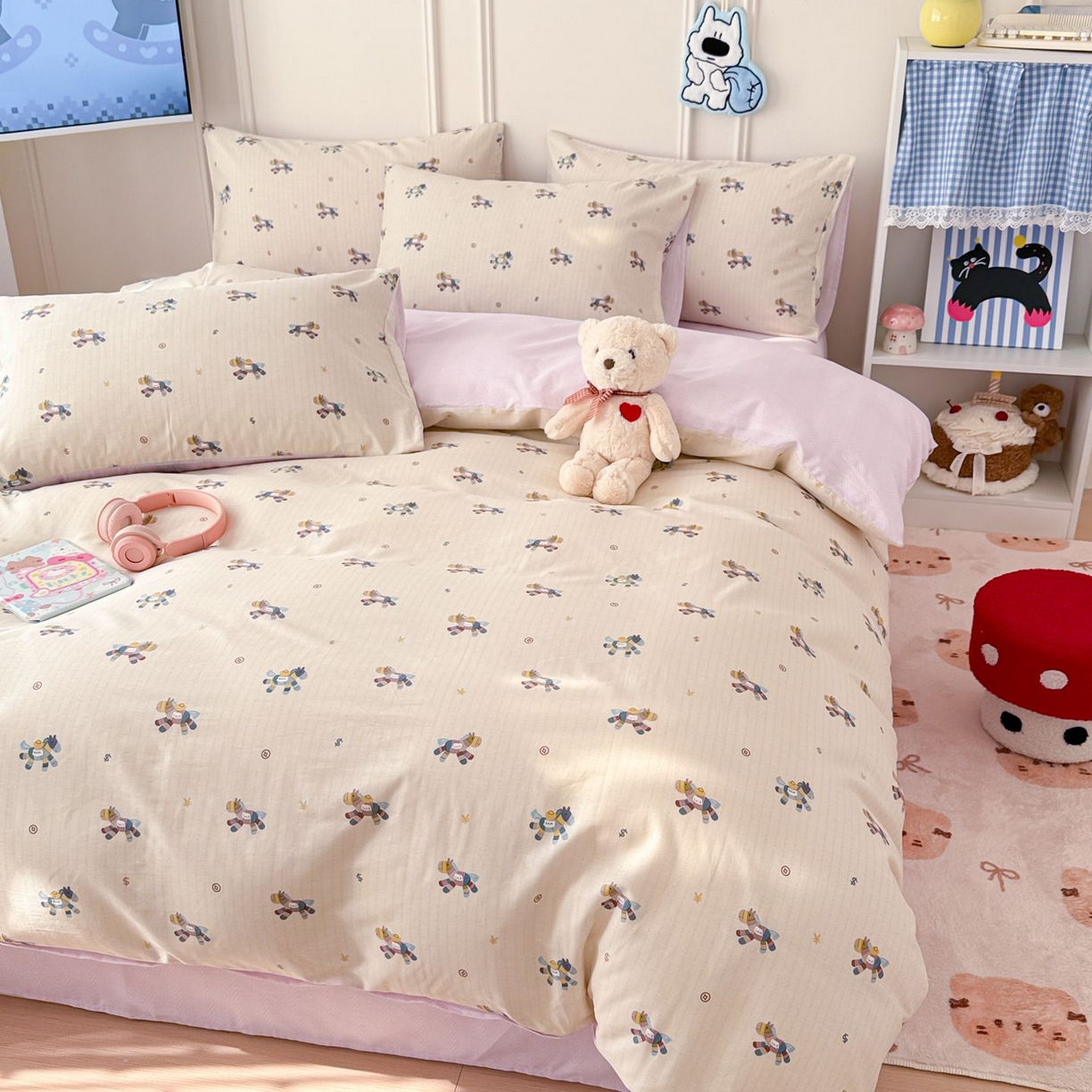 91家纺网 家纺一手货源 找家纺 女子家纺 2026新款全棉纯棉12868卡通印花四件套 线条木马