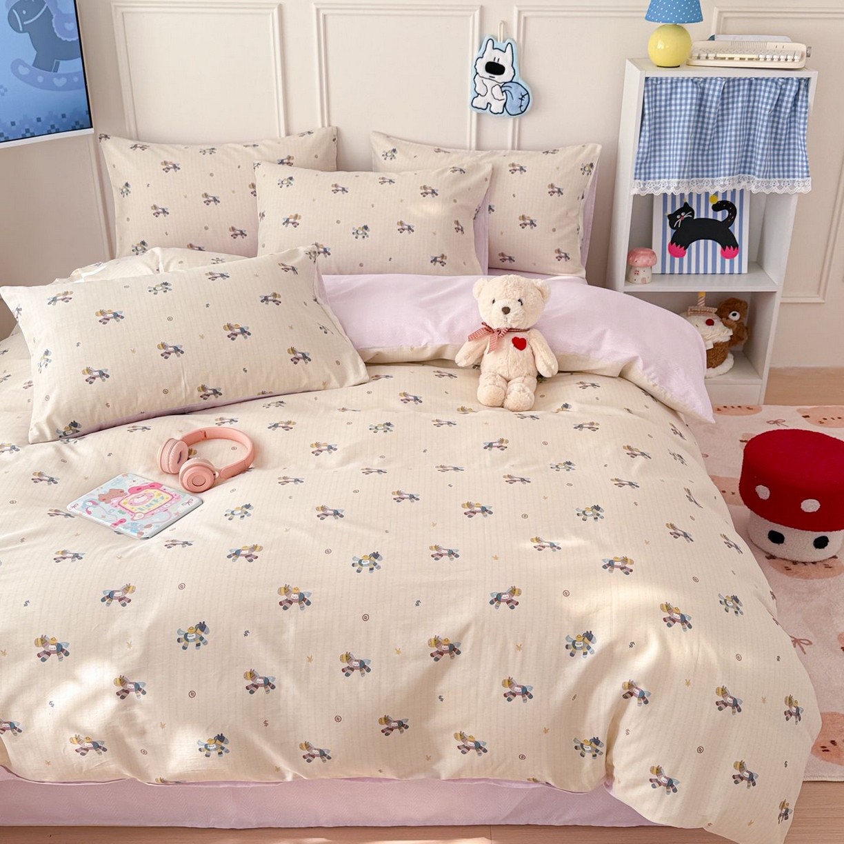 91家纺网 家纺一手货源 找家纺 女子家纺 2026新款全棉纯棉12868卡通印花四件套 线条木马