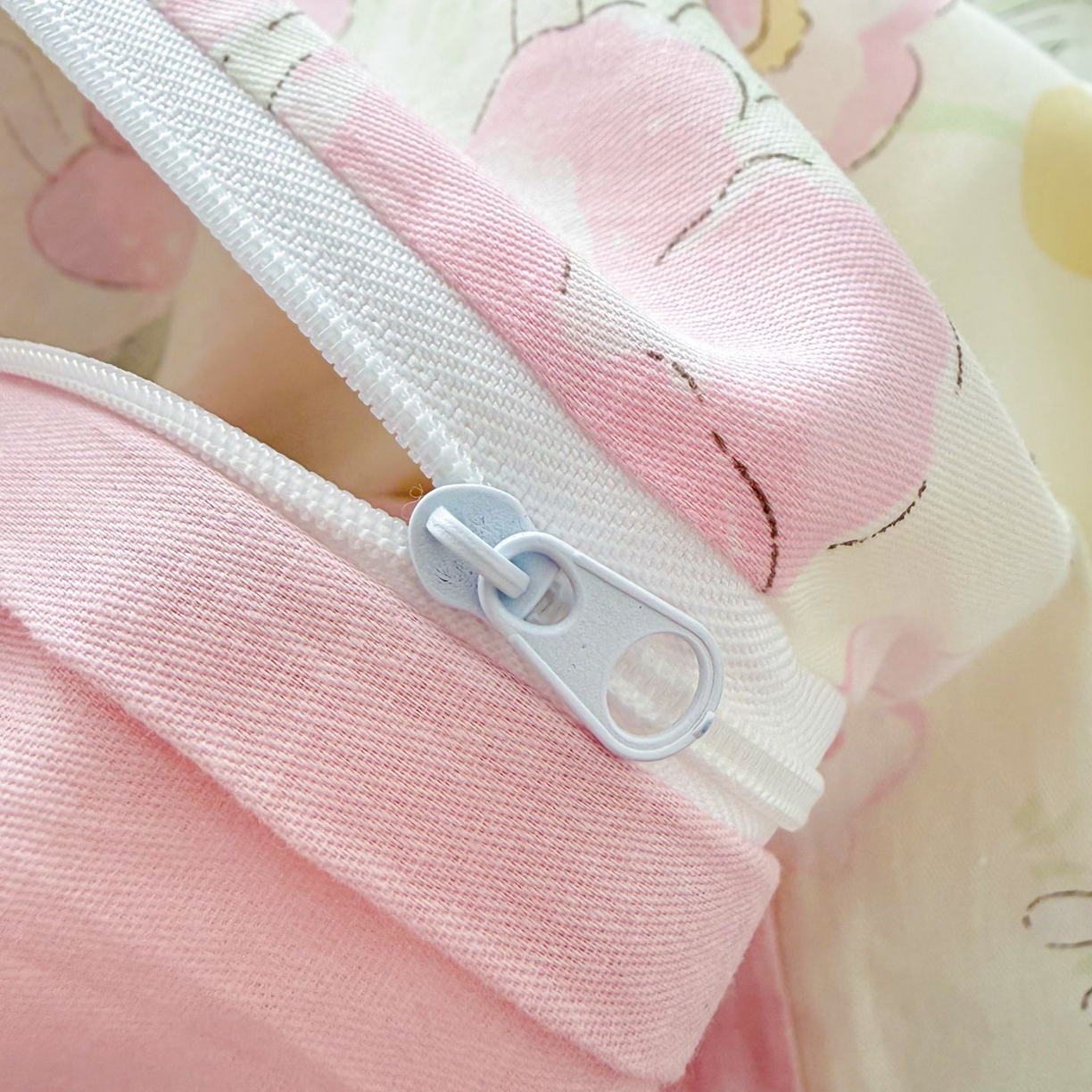 91家纺网 家纺一手货源 找家纺 女子家纺 2026新款全棉纯棉12868卡通印花四件套 花海童话