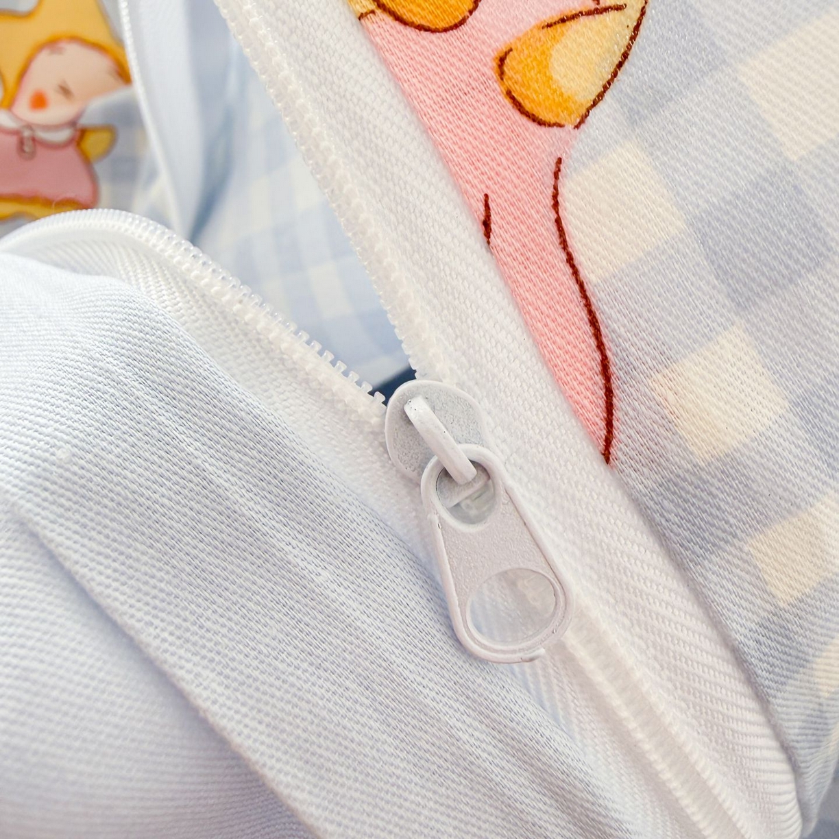 91家纺网 家纺一手货源 找家纺 女子家纺 2026新款全棉纯棉12868卡通印花四件套 蓝格甜崽