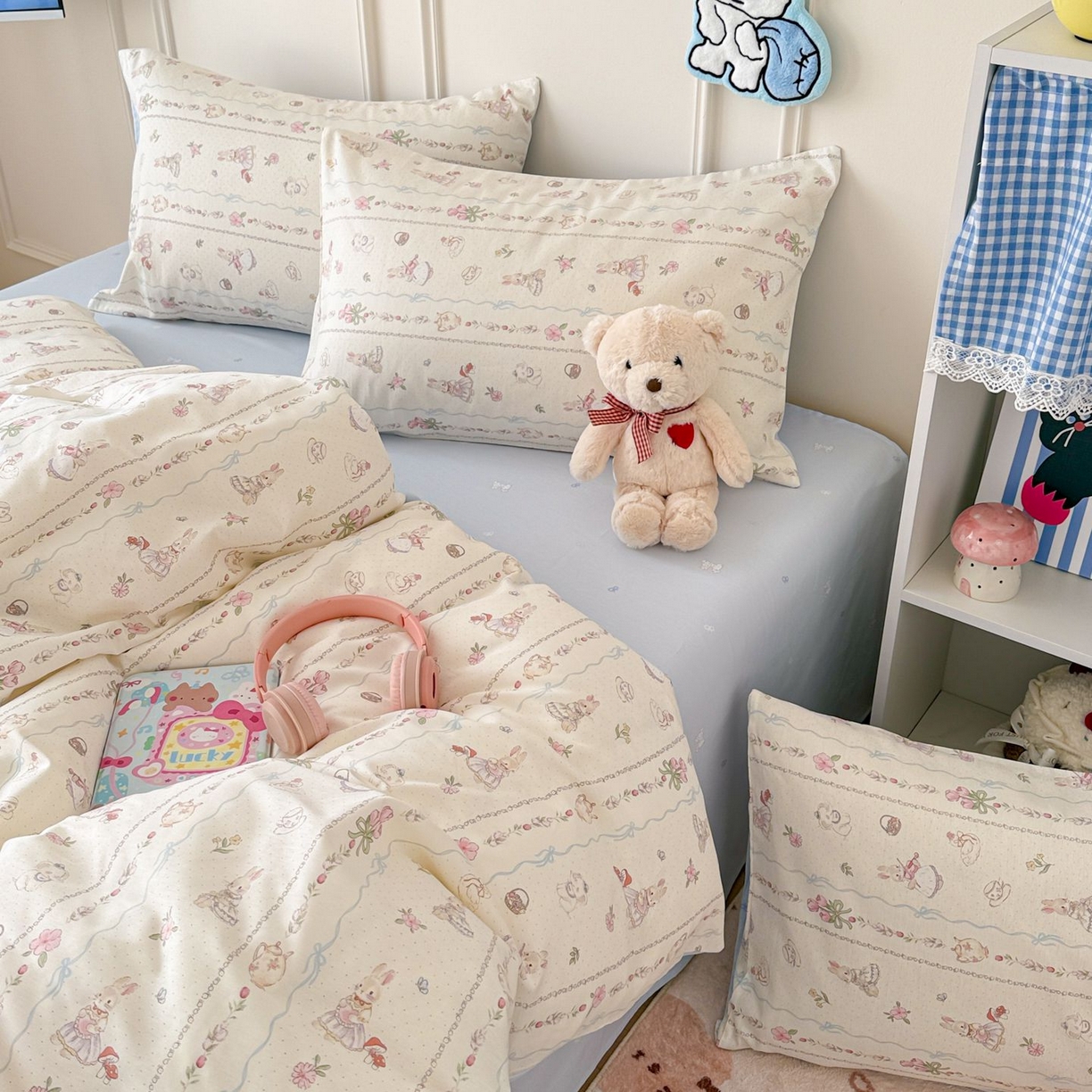 91家纺网 家纺一手货源 找家纺 女子家纺 2026新款全棉纯棉12868卡通印花四件套 兔与花