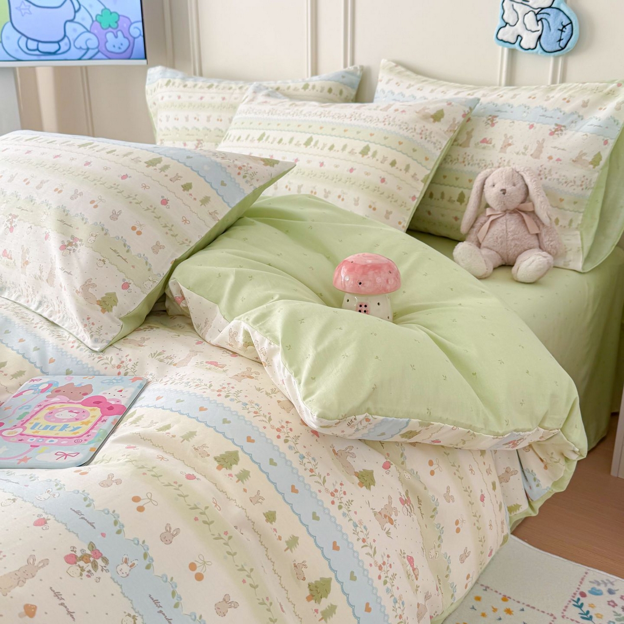 91家纺网 家纺一手货源 找家纺 女子家纺 2026新款全棉纯棉12868卡通印花四件套 青柠蓝花