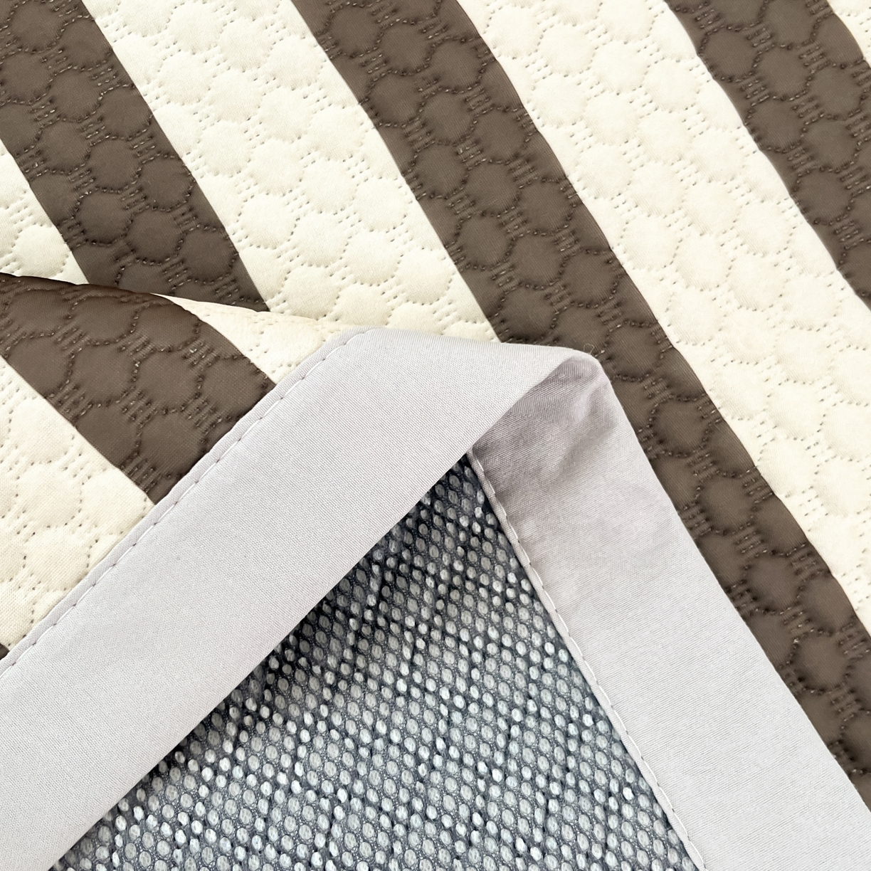 91家纺网 家纺一手货源 找家纺 寐居家纺 2026新款冰豆豆大版系列凉席席子 甜乐汪