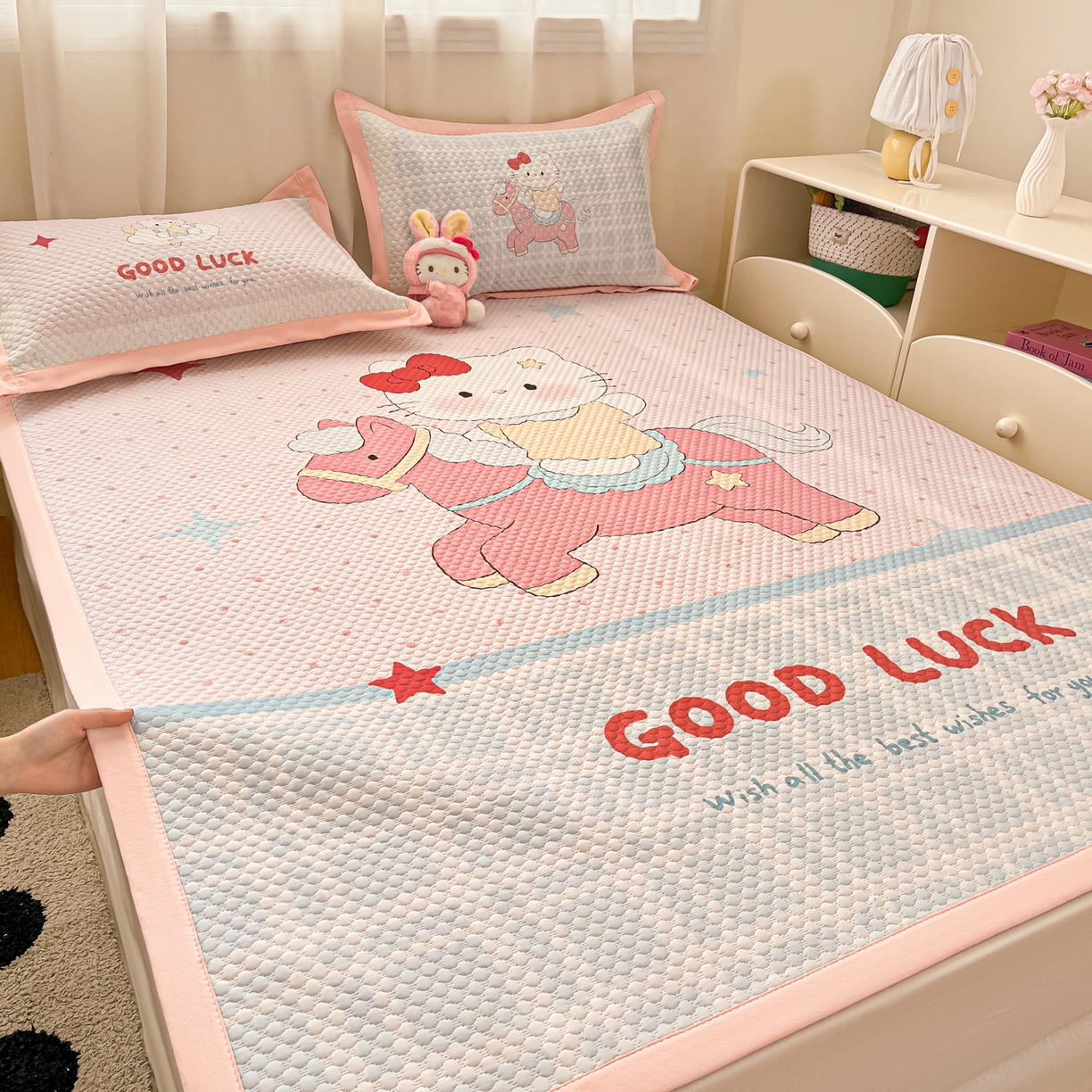 91家纺网 家纺一手货源 找家纺 寐居家纺 2026新款冰豆豆大版系列凉席席子 星星木马