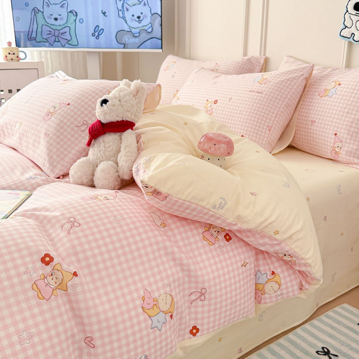 91家纺网 家纺一手货源 找家纺 女子家纺 2026新款全棉纯棉12868卡通印花四件套 粉格甜崽