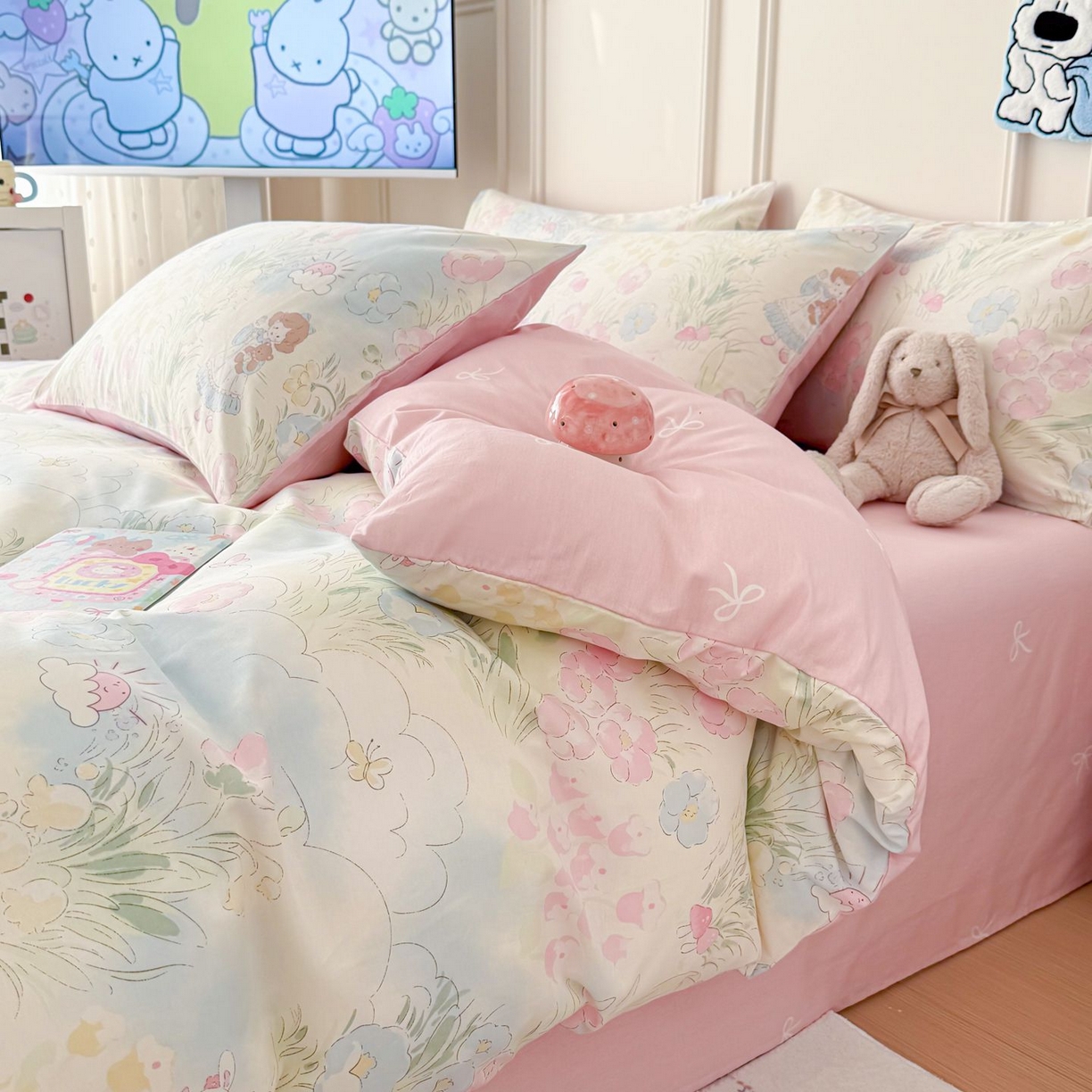 91家纺网 家纺一手货源 找家纺 女子家纺 2026新款全棉纯棉12868卡通印花四件套 花海童话