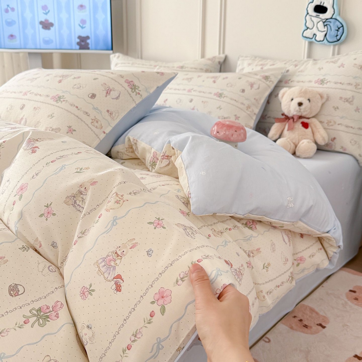 91家纺网 家纺一手货源 找家纺 女子家纺 2026新款全棉纯棉12868卡通印花四件套 兔与花