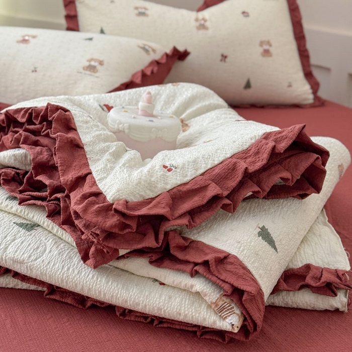 91家纺网 家纺一手货源 找家纺 迪梦姿家纺 2026新款泡芙纱花边款夏被四件套-款式二 圣诞狗棕红