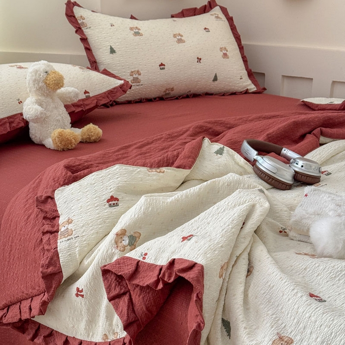 91家纺网 家纺一手货源 找家纺 迪梦姿家纺 2026新款泡芙纱花边款夏被四件套-款式二 圣诞狗棕红
