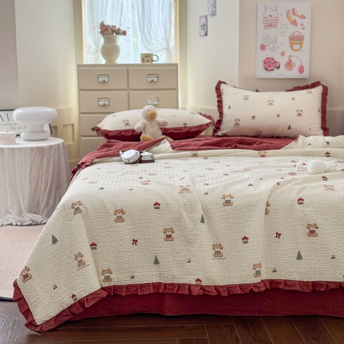 91家纺网 家纺一手货源 找家纺 迪梦姿家纺 2026新款泡芙纱花边款夏被四件套-款式二 圣诞狗棕红