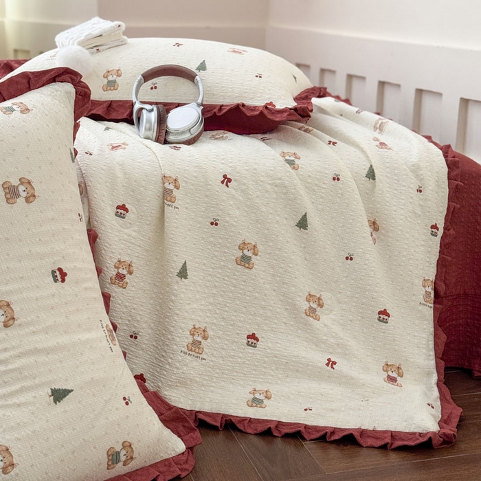 91家纺网 家纺一手货源 找家纺 迪梦姿家纺 2026新款泡芙纱花边款夏被四件套-款式二 圣诞狗棕红