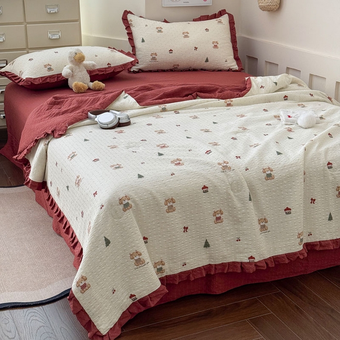 91家纺网 家纺一手货源 找家纺 迪梦姿家纺 2026新款泡芙纱花边款夏被四件套-款式二 圣诞狗棕红