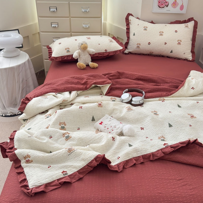 91家纺网 家纺一手货源 找家纺 迪梦姿家纺 2026新款泡芙纱花边款夏被四件套-款式二 圣诞狗棕红