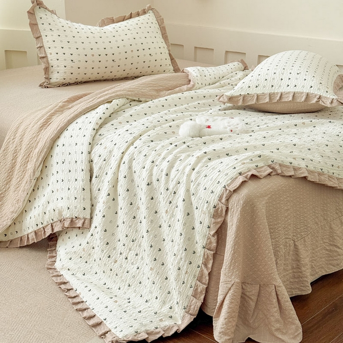 91家纺网 家纺一手货源 找家纺 迪梦姿家纺 2026新款泡芙纱花边款夏被四件套-款式二 心相印奶咖