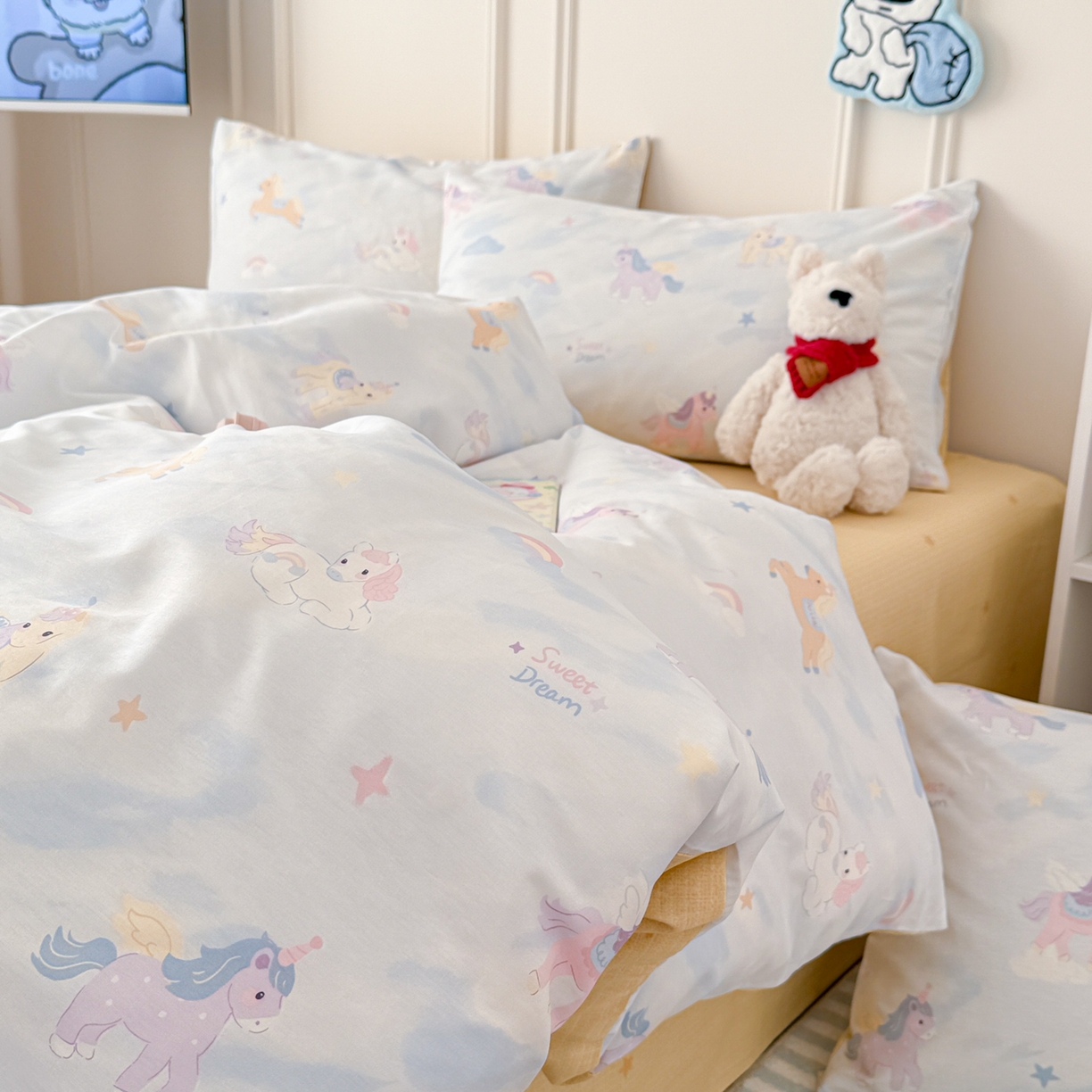 91家纺网 家纺一手货源 找家纺 女子家纺 2026新款全棉纯棉12868卡通印花四件套 独角兽与天马