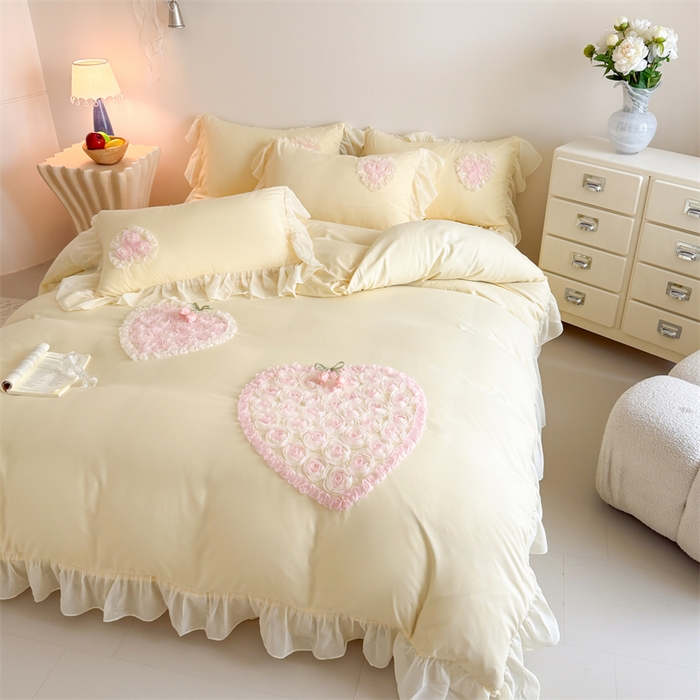 91家纺网 家纺一手货源 找家纺 富盛家纺 2026新款水洗亲肤棉盘花刺绣刺绣法式床裙韩版四件套-心心相印 心心相印—黄