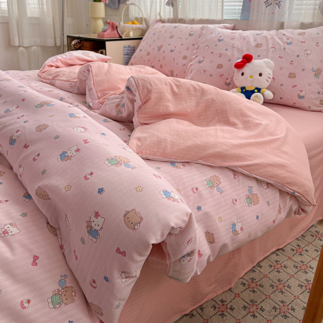 91家纺网 家纺一手货源 找家纺 王朝国际 2026新款A类彩竺棉印花四件套 粉KT