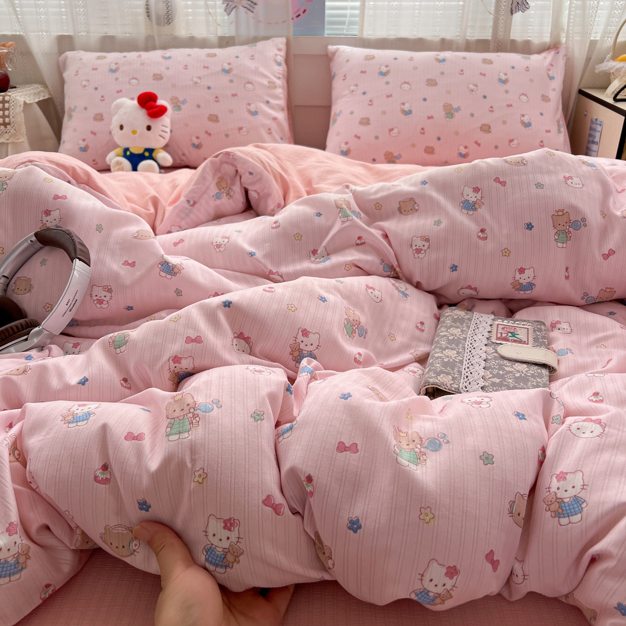 91家纺网 家纺一手货源 找家纺 王朝国际 2026新款A类彩竺棉印花四件套 粉KT