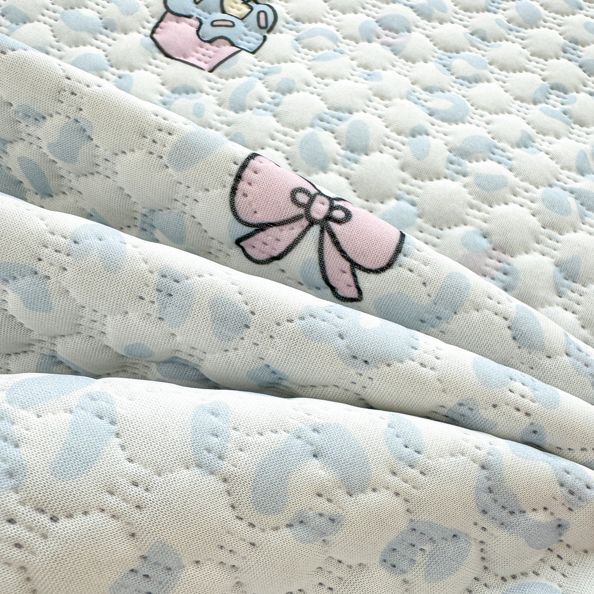 91家纺网 家纺一手货源 找家纺 寐居家纺 2026新款冰豆豆数码印花席三明治底凉席席子 豹纹猫咪