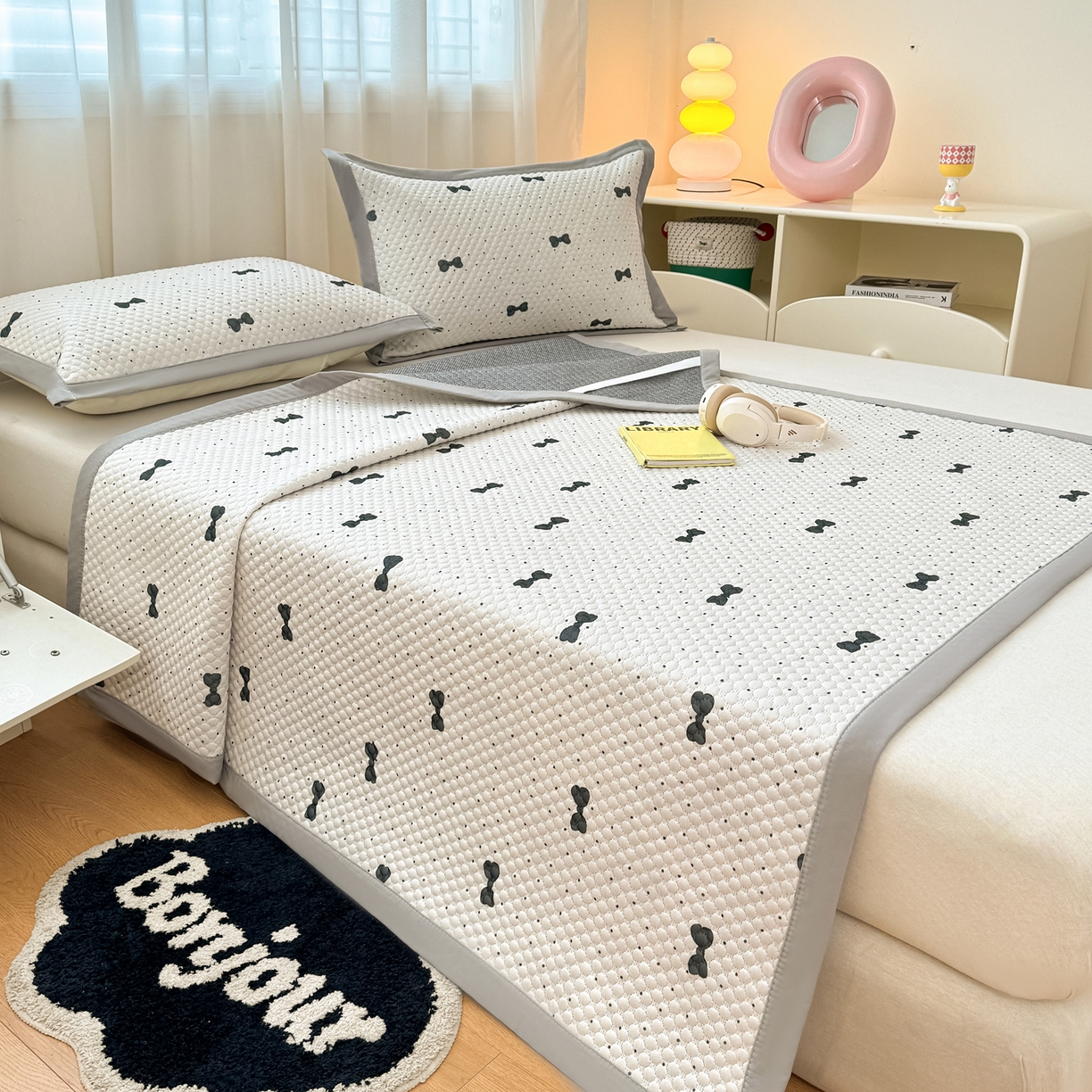 91家纺网 家纺一手货源 找家纺 寐居家纺 2026新款冰豆豆数码印花席三明治底凉席席子 波点蝴蝶结