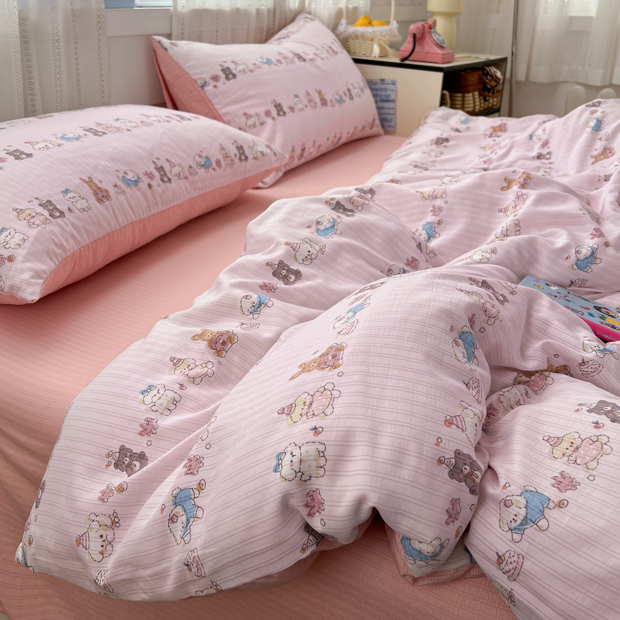 91家纺网 家纺一手货源 找家纺 王朝国际 2026新款A类彩竺棉印花四件套 萌宠乐园