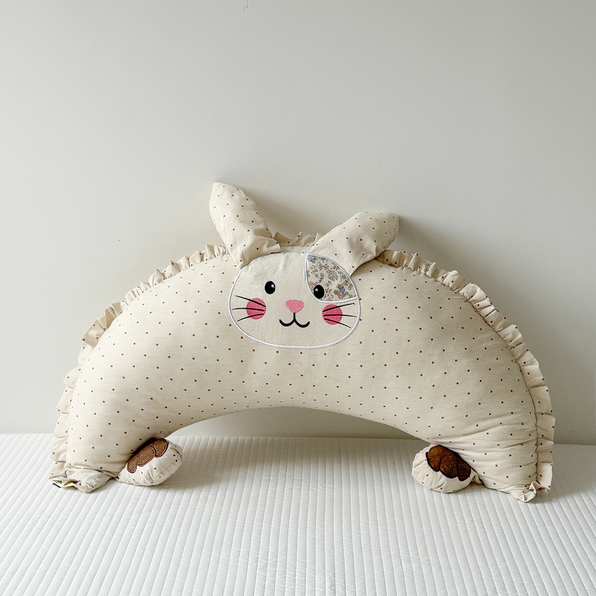 蔻眠 多功能月亮兔棉麻大抱枕靠枕卡通枕芯异形枕头 月亮兔-波点
