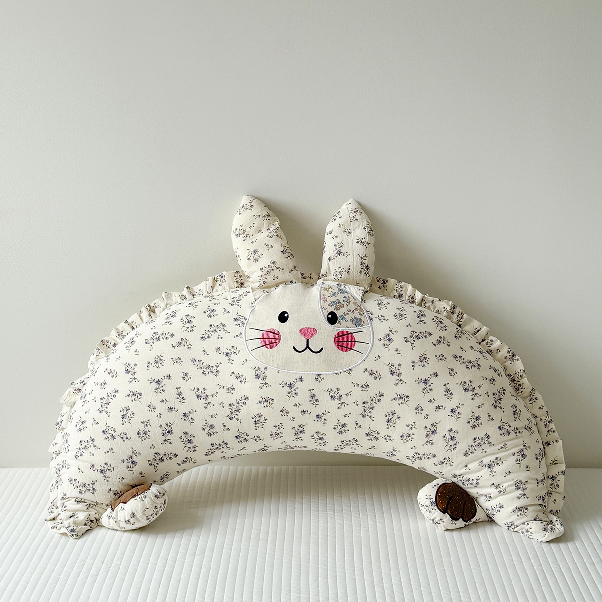 蔻眠 多功能月亮兔棉麻大抱枕靠枕卡通枕芯异形枕头 月亮兔-紫韵