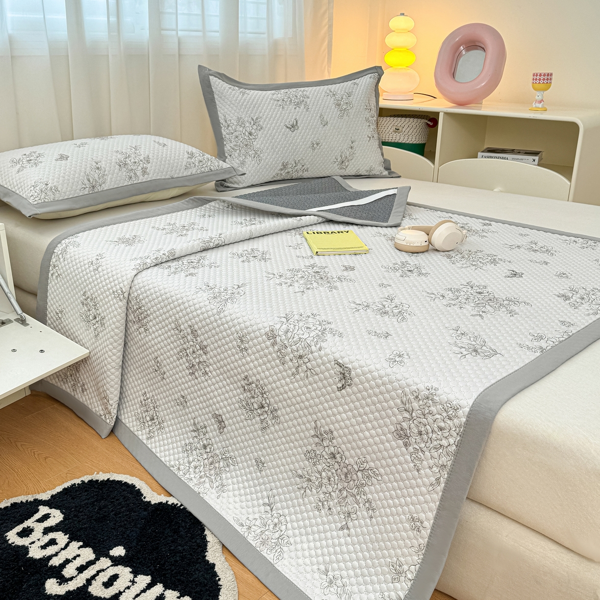 91家纺网 家纺一手货源 找家纺 寐居家纺 2026新款冰豆豆数码印花席三明治底凉席席子 花知意