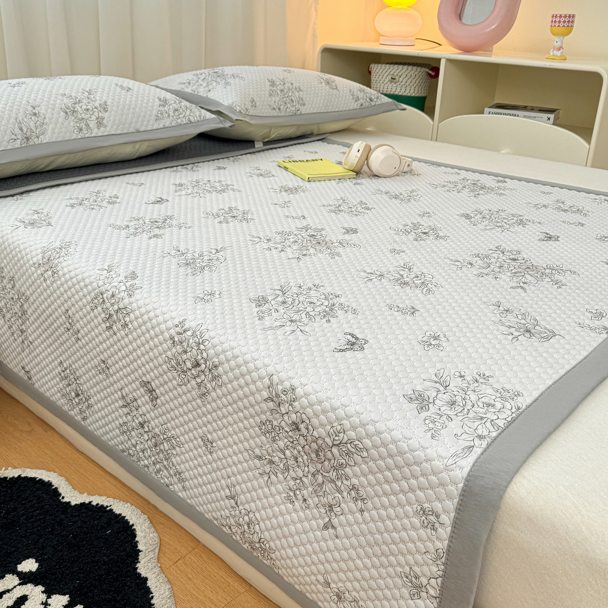 91家纺网 家纺一手货源 找家纺 寐居家纺 2026新款冰豆豆数码印花席三明治底凉席席子 花知意